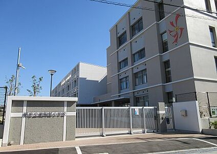 堺市立東陶器小学校 徒歩650m