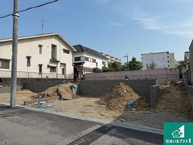 【外観】現在建築中!落ち着いた街並みで新生活を始めることが出来そう!周辺の物件も併せてご紹介させて頂きます!