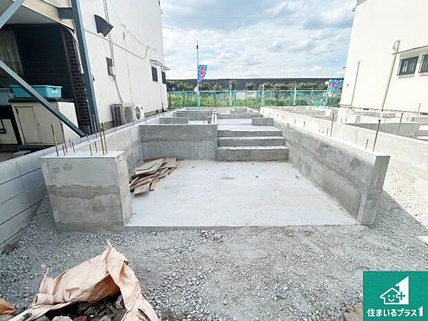 【外観】現在建築中！落ち着いた街並みで新生活を始めることが出来そう！周辺の物件も併せてご紹介させて頂きます！