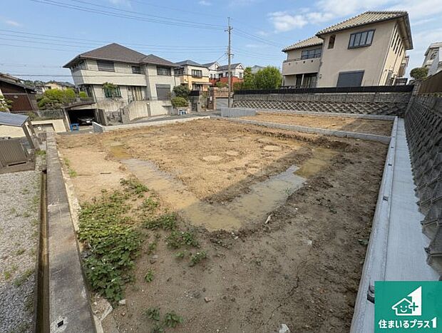 【外観】周辺は落ち着いた街並みの住宅地！子育てがしやすい住環境です！まだ未完成ですが、現地でしかわからない事もございます。是非一度ご覧ください。