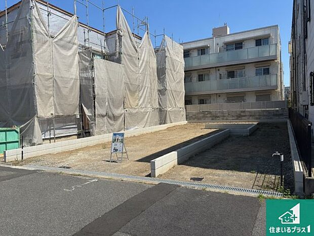 【外観】周辺は落ち着いた街並みの住宅地！子育てがしやすい住環境です！まだ未完成ですが、現地でしかわからない事もございます。是非一度ご覧ください。