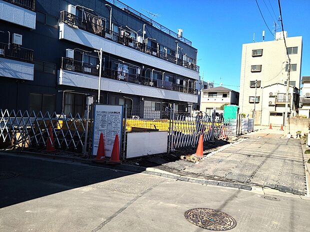 上野東京ライン「尾久」駅徒歩8分の立地でありながら、閑静な住宅街となっております。
近隣にも高い建物が無く、日当り・風通良好です。