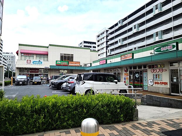 ドラッグストアウェルシア 商業施設