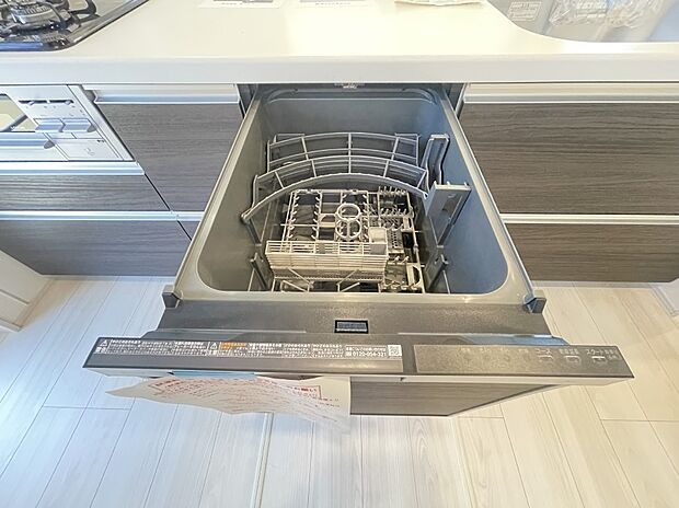 【食洗機】後片付けもラクラク、家事の時間短縮の食器洗浄乾燥機です。  