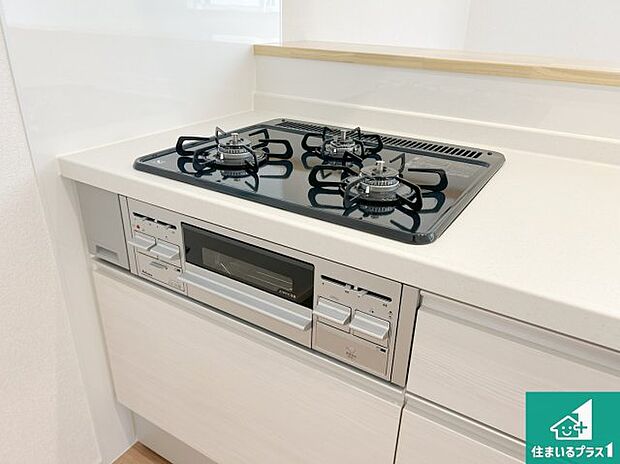 【コンロ】ダブル高火力Siセンサー付きコンロ!3口あるので、まとめて料理をする時も大活躍!