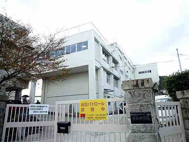 宝塚市立宝梅中学校