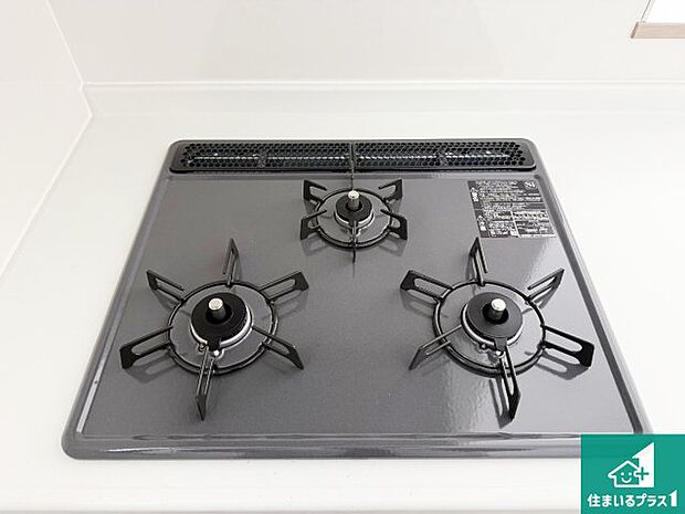 【コンロ】ダブル高火力Ｓｉセンサー付きコンロ！３口あるので、まとめて料理をする時も大活躍！