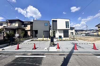 ■Photo/（右から）3号地、4号地外観■