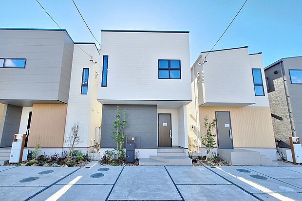 【photo/3号地外観写真】太陽光発電システム搭載!充実した標準仕様で安心生活。土日・平日見学可能☆事前にご予約いただくと当日のご案内がスムーズです。当日見学も大歓迎です。