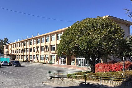 南山中学校 2000ｍ(徒歩25分)