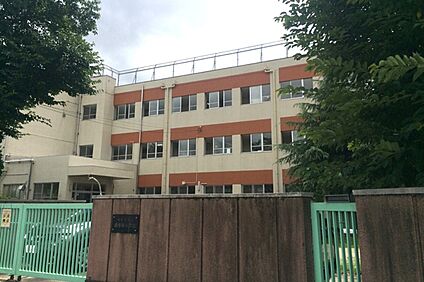 森孝西小学校 200ｍ(徒歩3分)