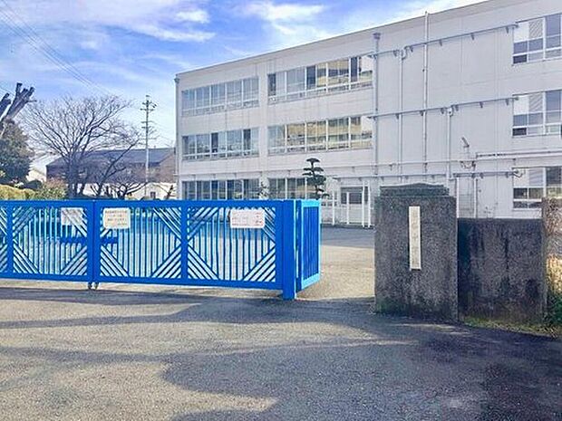 東部中学校(約1,400m)