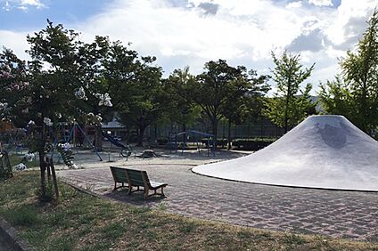 吹上公園 550ｍ(徒歩7分)