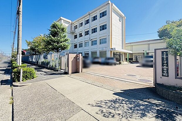 守山西中学校（約350m）