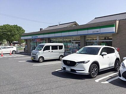 ファミリーマート（大杉三丁目店） 180ｍ(徒歩3分)