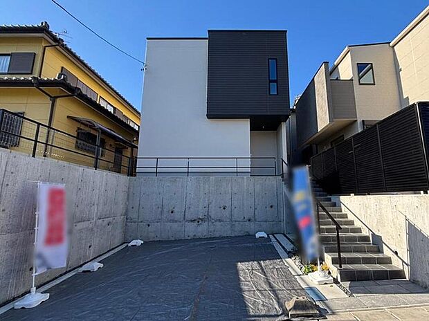 【現地外観写真】【3号地】
ツートンカラーでシックな外観。