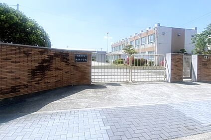 諏訪小学校 450～480ｍ(徒歩6分)