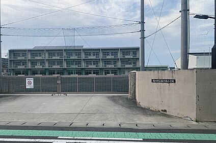 稲沢西小学校 400ｍ～450ｍ(徒歩5分～6分)