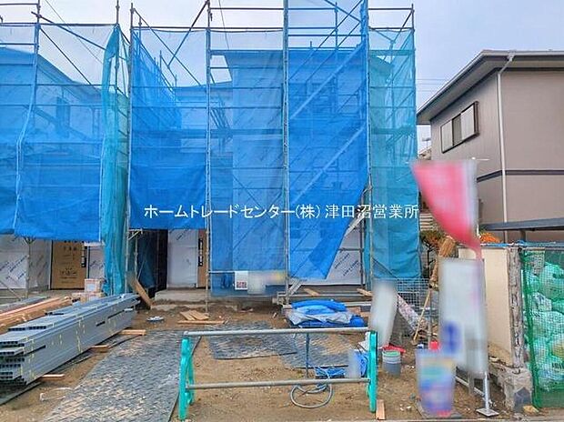 美しい緑と良好な住環境が守られてきたこの街に、新築戸建てが誕生致しました。穏やかな空気の流れる落ち着いた住環境です。ぜひ、現地へ足をお運びいただき実際の環境・陽当たりをご確認下さいませ♪