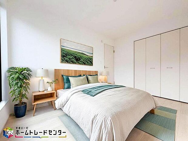 南向きの主寝室は採光も明るく風通し共に良好です。ダブルベッドのサイズのベッドを配置しても十分な広さを確保できる寝室です♪※こちらはCGなどで画像生成したイメージ画像となります。