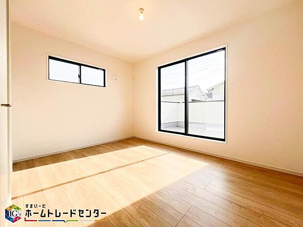 お子様の自立性を与えてあげられる子供部屋はお子様にとって大変重な役割があります。子供一人で過ごす空間を与えることで、宿題や勉強時間も自然と増えまた自ら部屋の片付けや掃除なども促すことに繋がります。