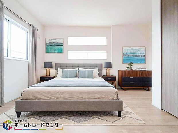 南向きの主寝室は採光も明るく風通し共に良好です。ダブルベッドのサイズのベッドを配置しても十分な広さを確保できる寝室です♪※こちらはCGなどで画像生成したイメージ画像となります。