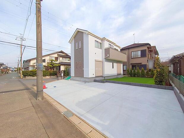 【現地外観写真】
当物件のご案内につきましては、営業スタッフが丁寧に御対応します。休日、お仕事帰りなど、ご都合に合わせていつでもご案内いたします！周辺環境と併せて、実際に現地をご確認ください♪