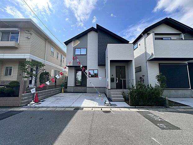 開放感あるLDKを中心にしたゆとりの3LDKプラン。家族それぞれの空間を大切にしながら快適に暮らせる住まいです。落ち着いた住環境で新生活を始めたい方におすすめの新築住宅です。