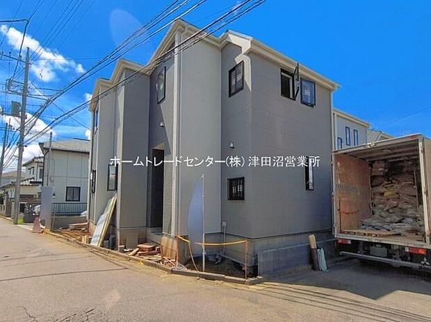 美しい緑と良好な住環境が守られてきたこの街に、新築戸建てが誕生いたしました。穏やかな空気の流れる落ち着いた住環境です。ぜひ、現地へ足をお運びいただき実際の環境・陽当たりをご確認下さいませ♪