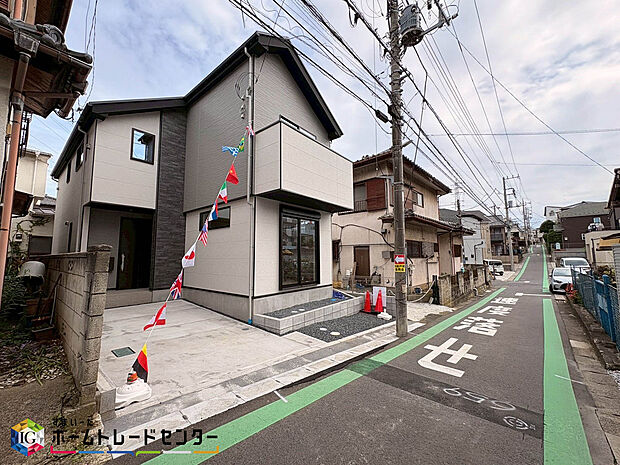 4LDKのゆとりある間取りで家族全員が快適に暮らせる設計。収納も充実しているため片付けやすく、生活感を抑えた空間を実現。日々の動線も考えられた、実用性の高い住まいです。