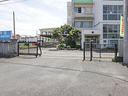 佐倉市立上志津小学校 300ｍ(徒歩4分)