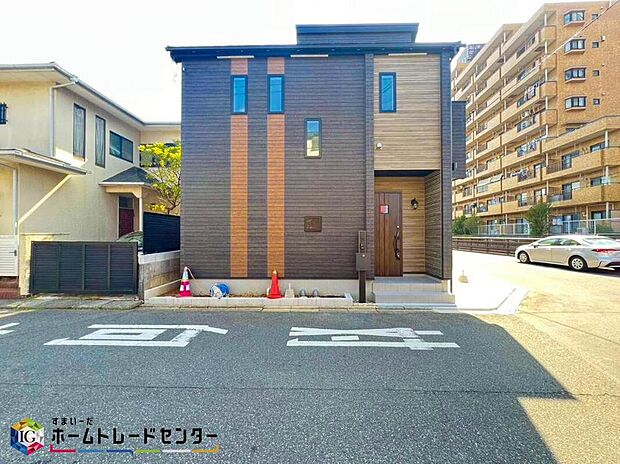 【現地外観写真】美しい緑と良好な住環境が守られてきたこの街に、新築戸建てが誕生いたしました。穏やかな空気の流れる落ち着いた住環境です。ぜひ、現地へ足をお運びいただき実際の環境・陽当たりをご確認下さいませ♪