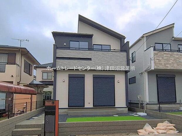 【現地外観写真】美しい緑と良好な住環境が守られてきたこの街に、新築戸建てが誕生致しました。穏やかな空気の流れる落ち着いた住環境です。ぜひ、現地へ足をお運びいただき実際の環境・陽当たりをご確認下さいませ♪
