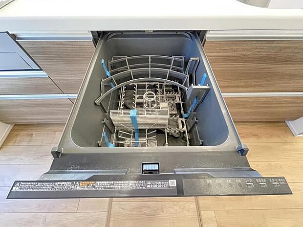 【食器洗浄乾燥機】忙しい朝や冬の寒い日の洗い物はお任せ！毎日の家事を軽減できる食器洗浄機付きです＾＾