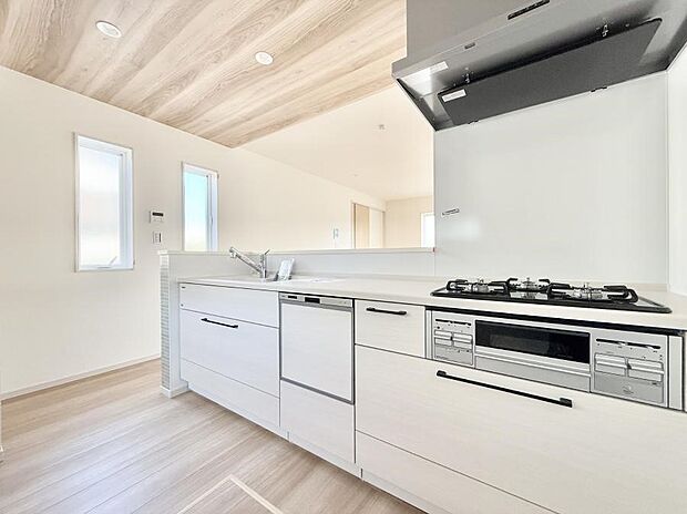 ■シンプルで機能的、毎日使いやすいキッチン