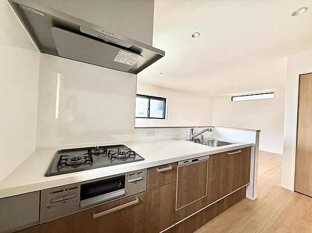 ■シンプルで機能的、毎日使いやすいキッチン