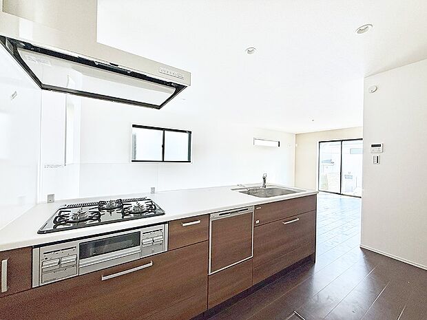 ■シンプルで機能的、毎日使いやすいキッチン