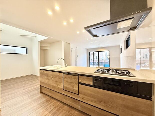 ■家族の絆を深める、温もりのあるキッチン