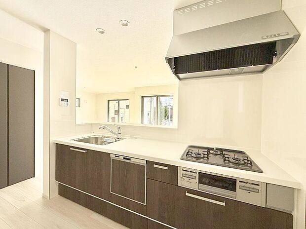 ■シンプルで美しく心地よい時間を生むキッチン空間