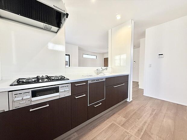 ■シンプルで機能的、毎日使いやすいキッチン