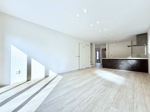 ■床暖房付22.7帖の大空間LDK