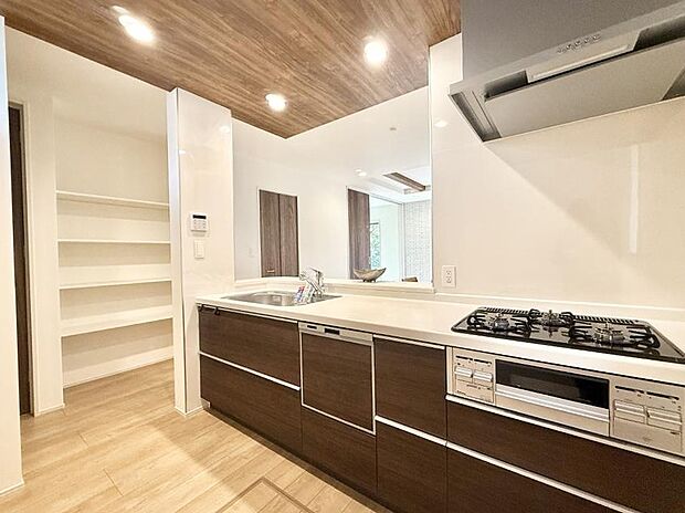 ■美味しい時間が生まれる、笑顔あふれるキッチン