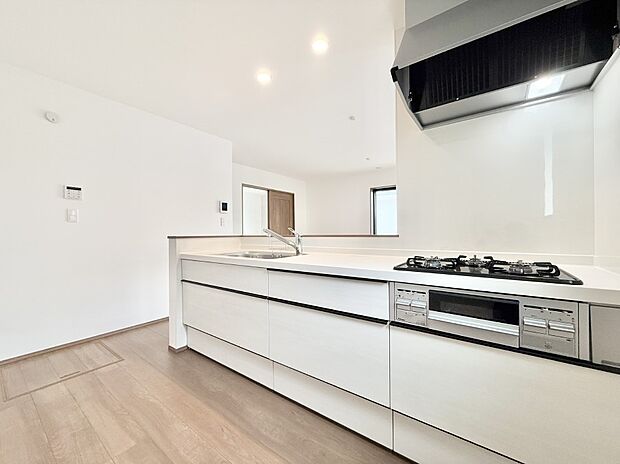 ■シンプルで美しく心地よい時間を生むキッチン空間