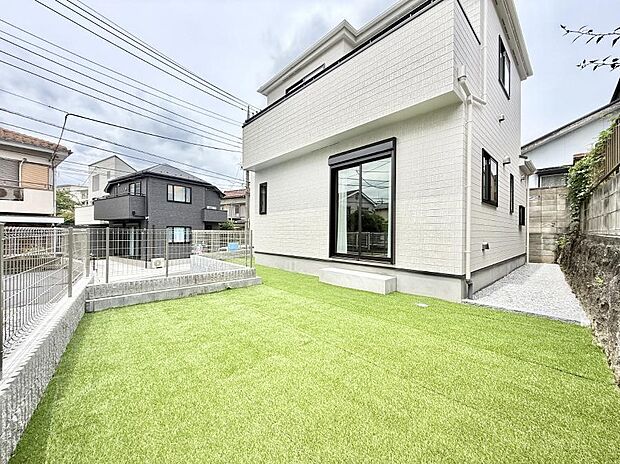 A号棟  ■暮らしに潤いを与える、緑が取り入れられた住まいです