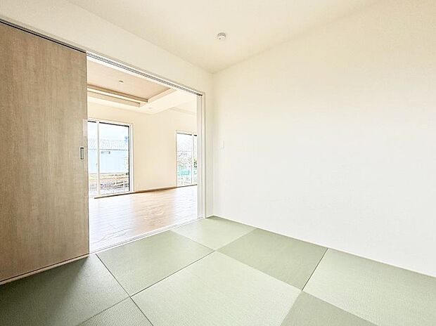 4号棟  ■落ち着いた色合いのお部屋で穏やかな時間を楽しめます