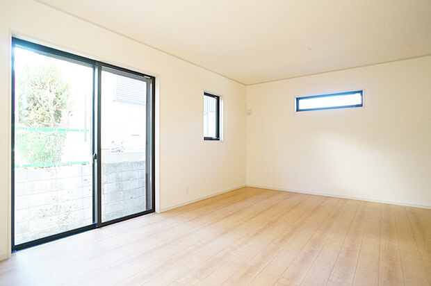 【リビング】■くつろぎと笑顔が集まる、心温まるリビング