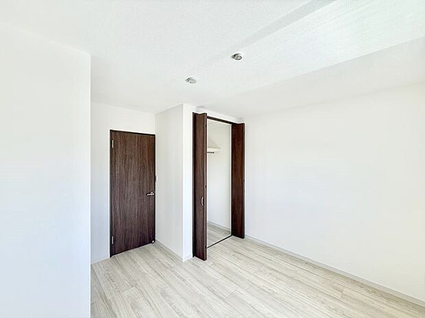 【子供部屋】■仕事や勉強のスペースに使うことで、集中しやすく静かな環境が整います