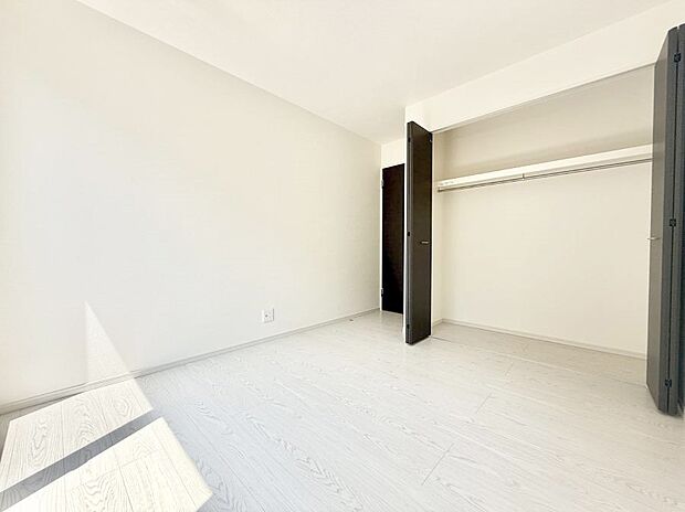 【リビング以外の居室】■シンプルで使いやすい空間がスッキリ感じられます