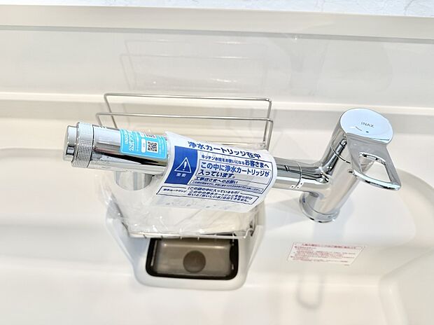 【浄水器】■清潔でおいしい水を手軽に供給してくれます