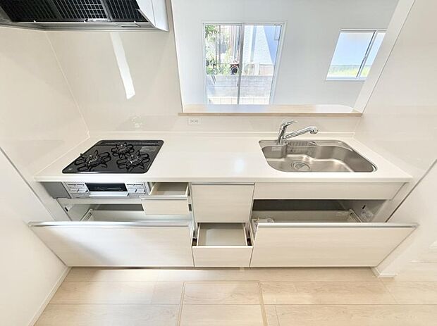 【キッチン】■シンプルで機能的、毎日使いやすいキッチン